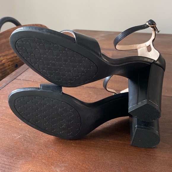 NWB Kelly & Katie Hailee Heels, 7.5 - Picture 9 of 14